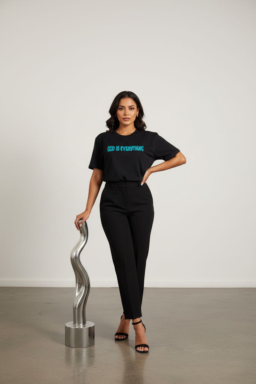 Dubai model with straight text